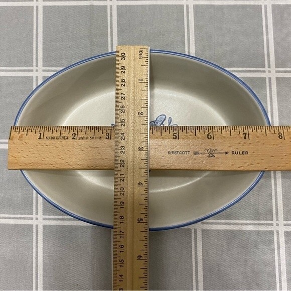 Yorktowne by PFALTZGRAFF 8" Oval Baker Stoneware Tan Blue Trim Flower Pattern - Picture 3 of 3